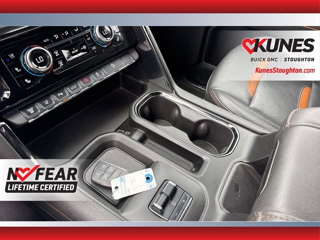 Used 2025 GMC Sierra 2500 AT4 image 39