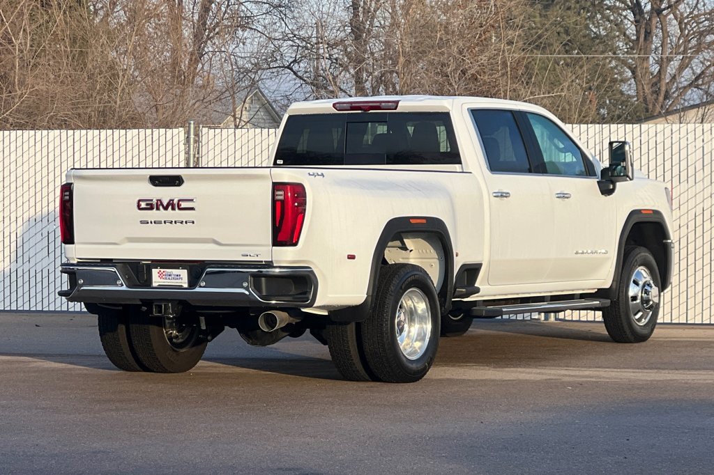 Used 2026 GMC Sierra 3500 SLT w/ SLT Premium Package image 4