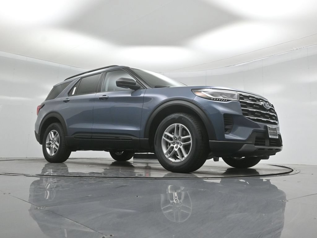 New 2026 Ford Explorer Active RWD image 3