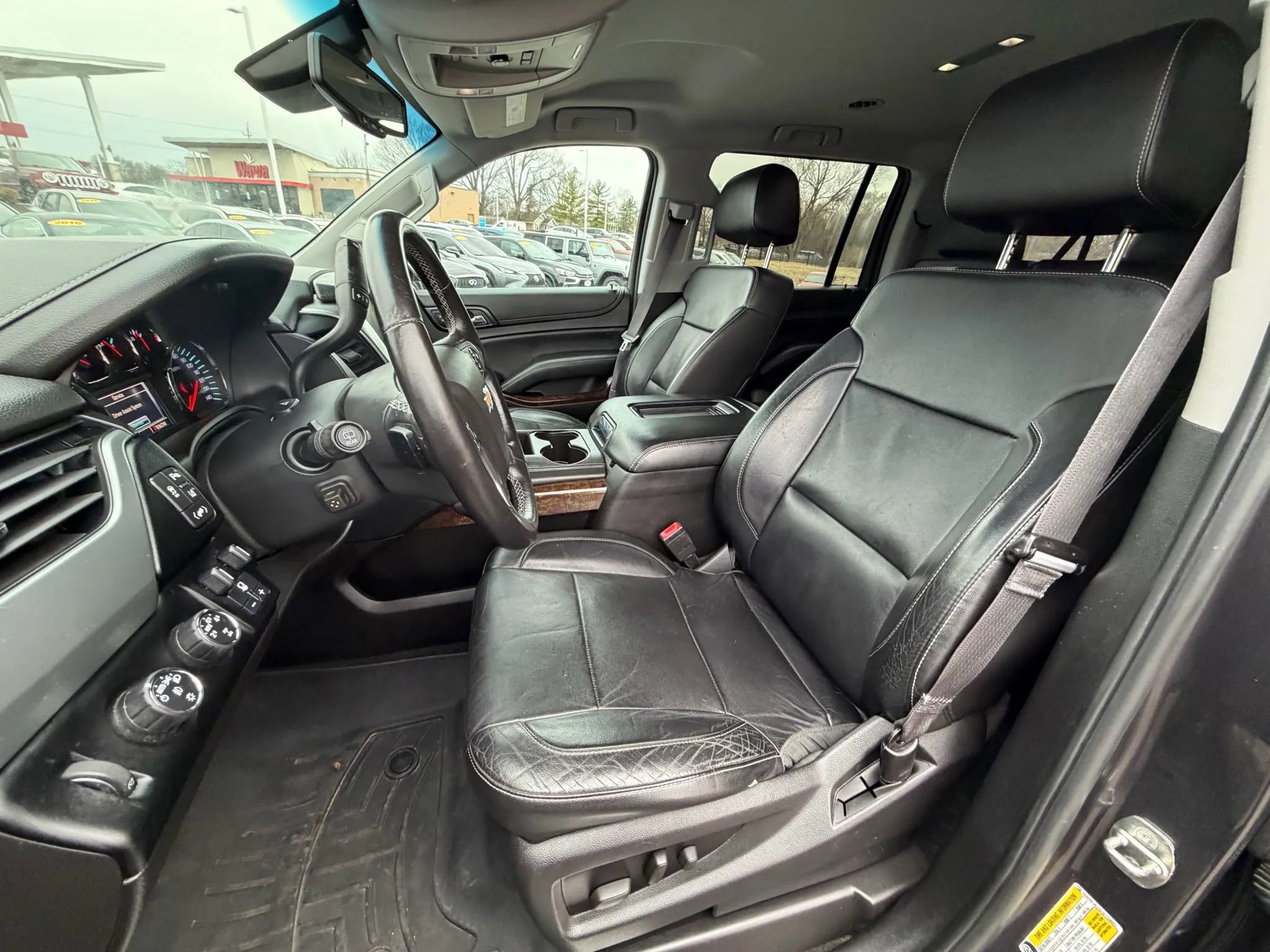 Used 2015 Chevrolet Suburban LT w/ Luxury Package AWD/4WD image 22
