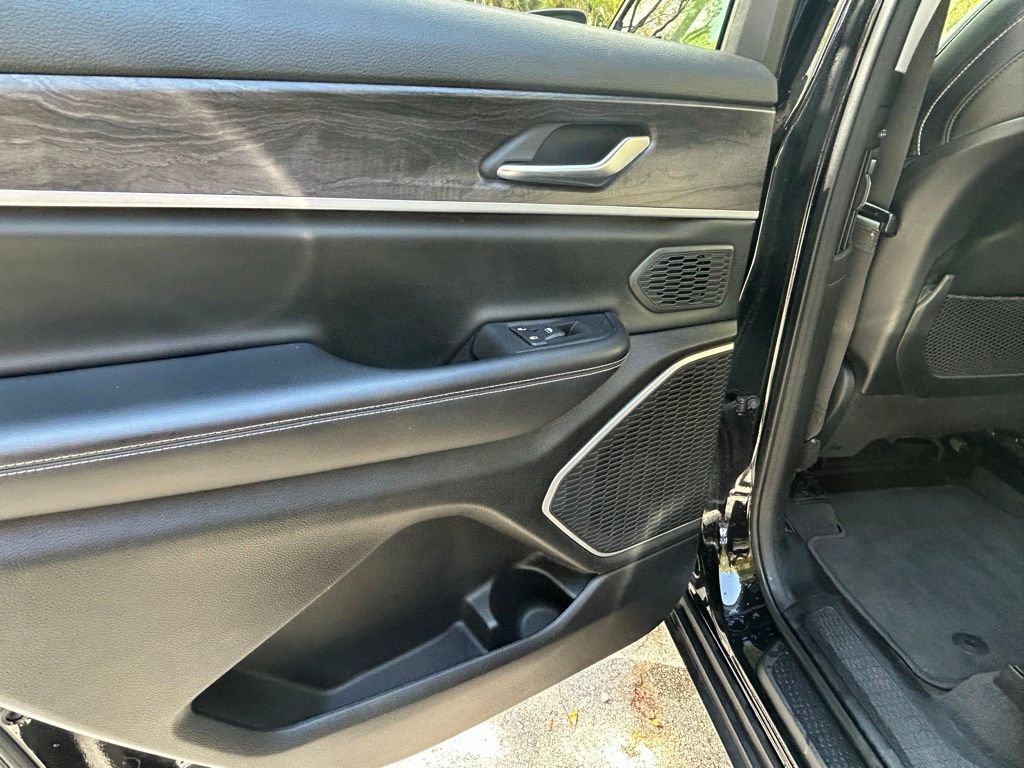 Used 2021 Jeep Grand Cherokee L Limited image 52