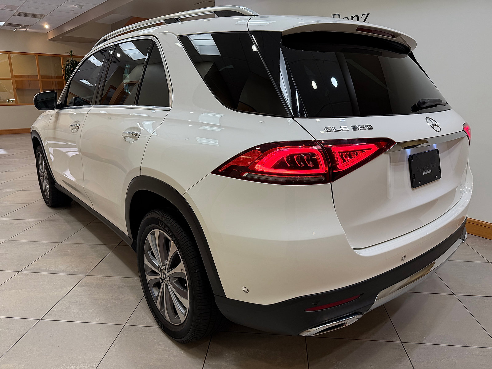 Used 2021 Mercedes-Benz GLE 350 image 6