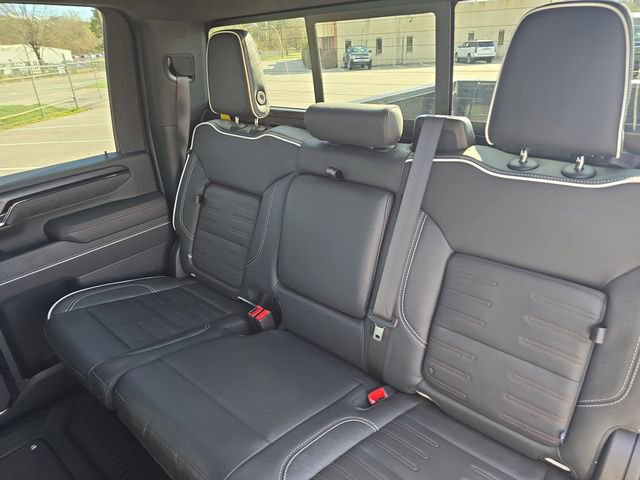 Used 2024 GMC Sierra 2500 AT4X image 13