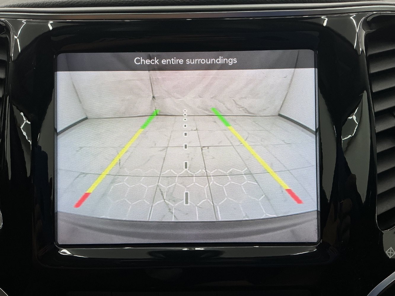 Used 2019 Jeep Cherokee Limited AWD/4WD image 34