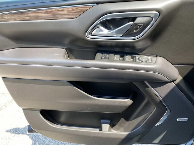 Used 2021 Chevrolet Suburban LT w/ Luxury Package AWD/4WD image 19