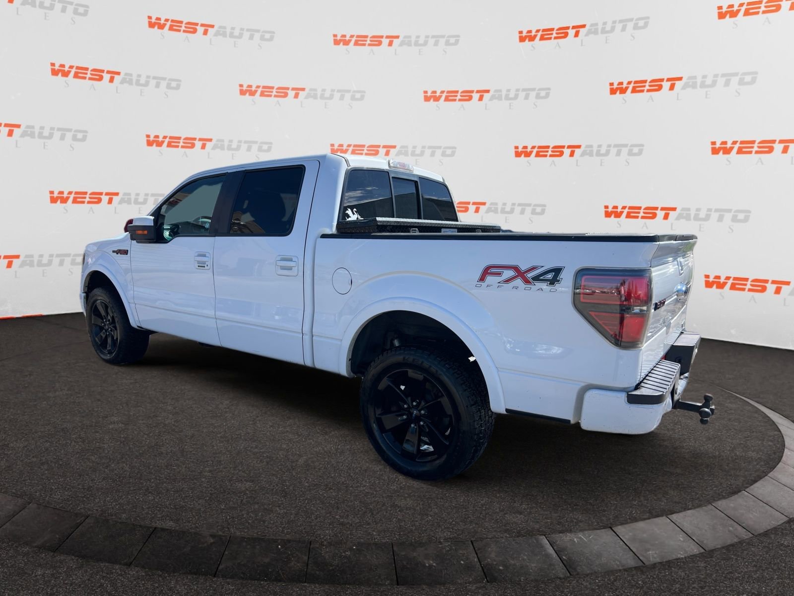 Used 2014 Ford F150 FX4 w/ Equipment Group 402A Luxury image 3