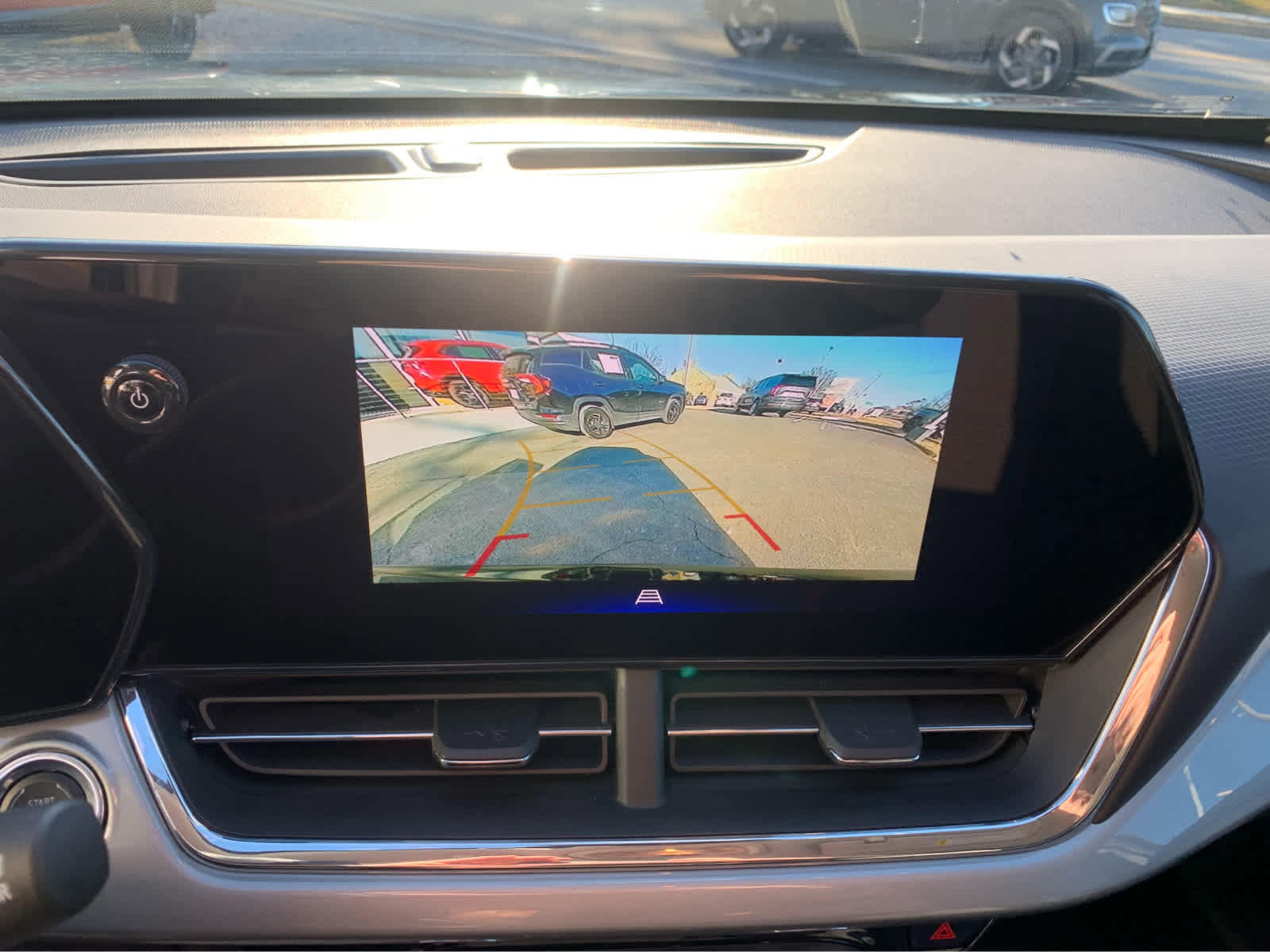 Used 2025 Chevrolet Trax LT w/ Driver Confidence Package image 17