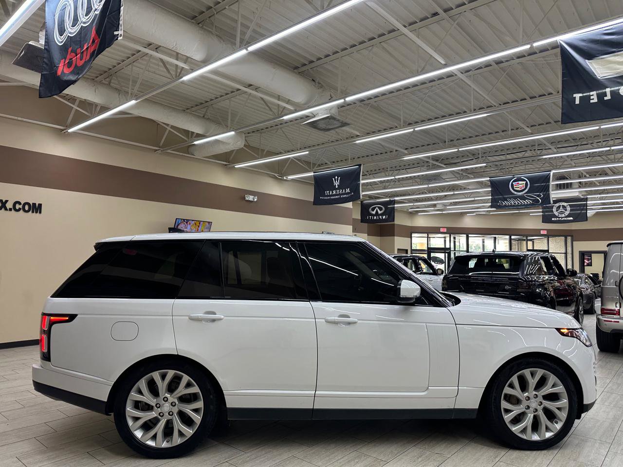 Used 2019 Land Rover Range Rover AWD/4WD image 15