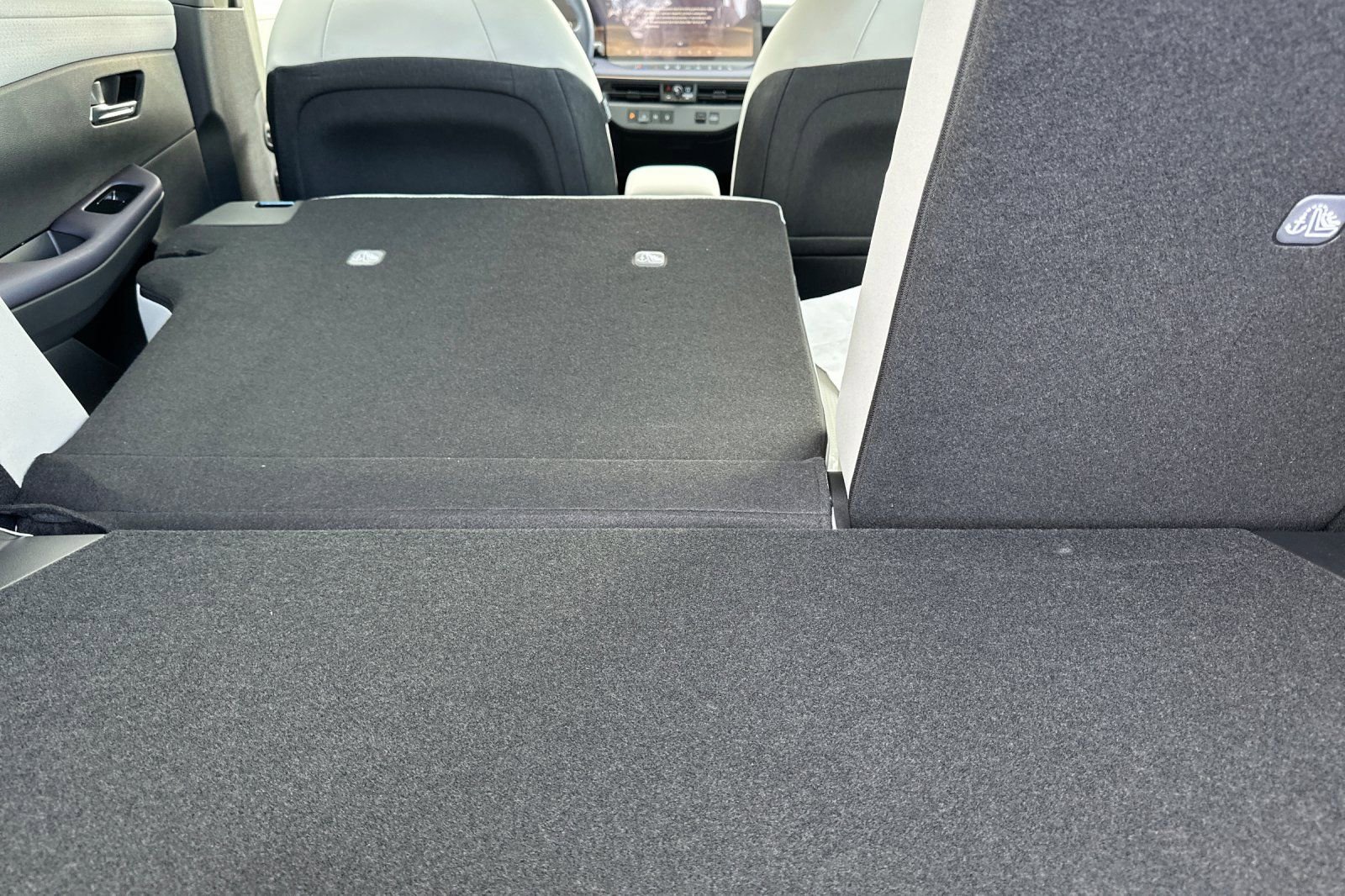 New 2026 Nissan Leaf Platinum+ w/ Cargo Package (Platinum+) image 12