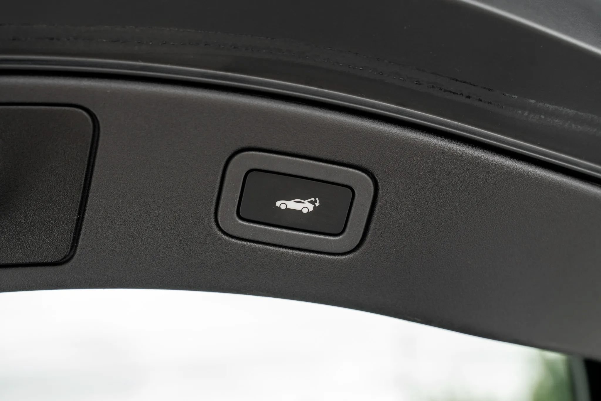 Used 2016 Jaguar F-TYPE S RWD image 10