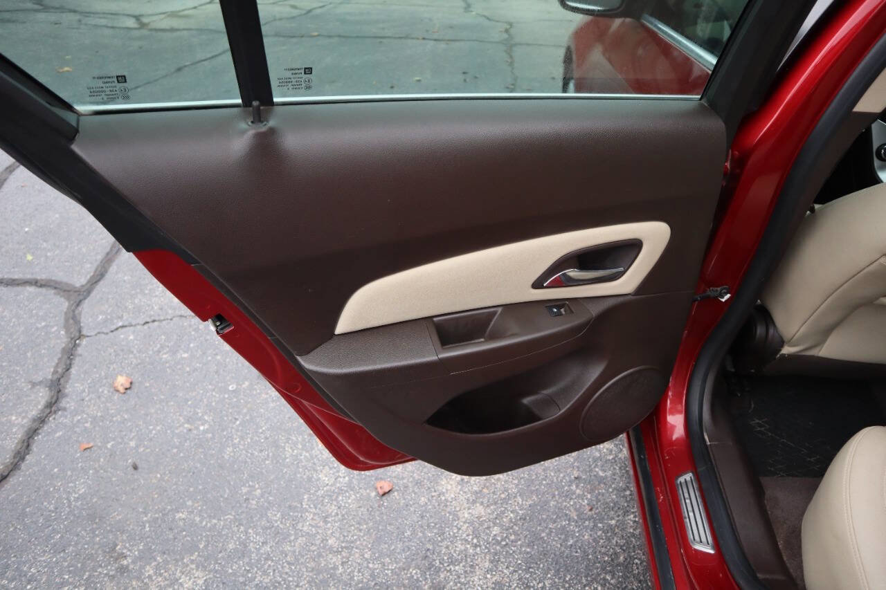 Used 2014 Chevrolet Cruze Diesel w/ Enhanced Safety Package image 16