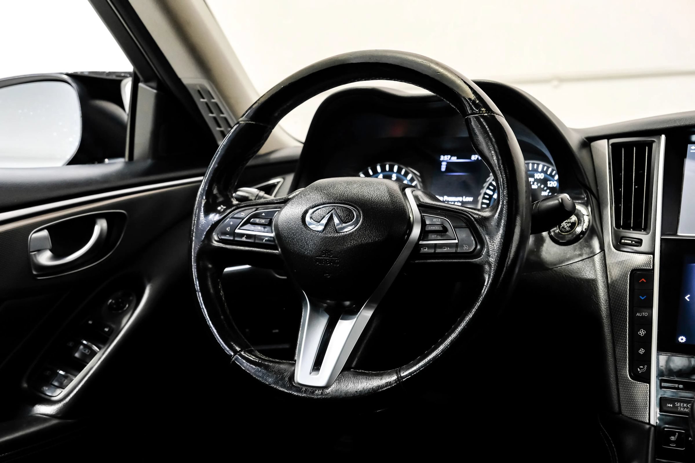 Used 2019 INFINITI Q50 Signature Edition RWD image 24