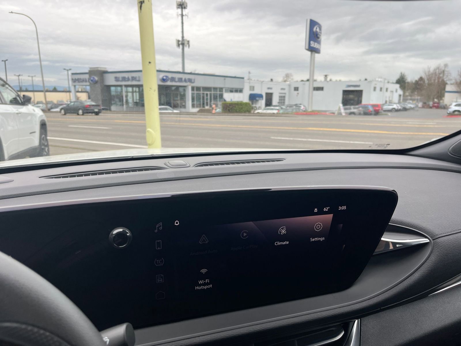 Used 2025 Buick Envista Preferred image 18