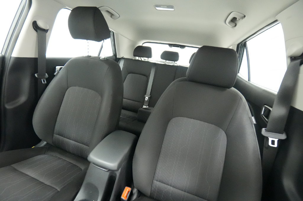 Used 2026 Hyundai Venue SE FWD image 13