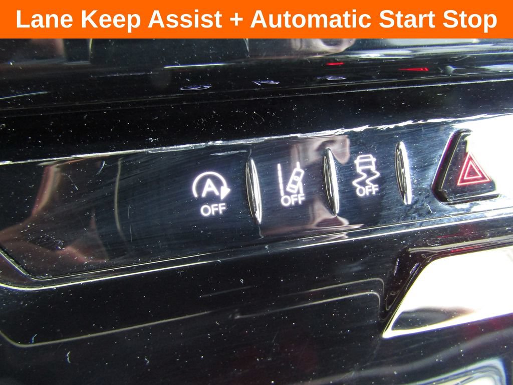 Used 2025 Jeep Wagoneer L Series II AWD/4WD image 20
