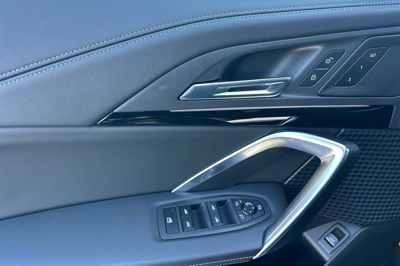 Used 2025 BMW X1 xDrive28i w/ Technology Package image 12