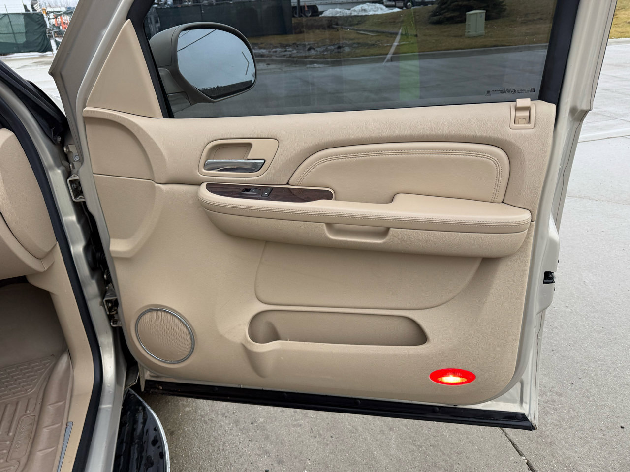 Used 2009 Cadillac Escalade ESV AWD image 24