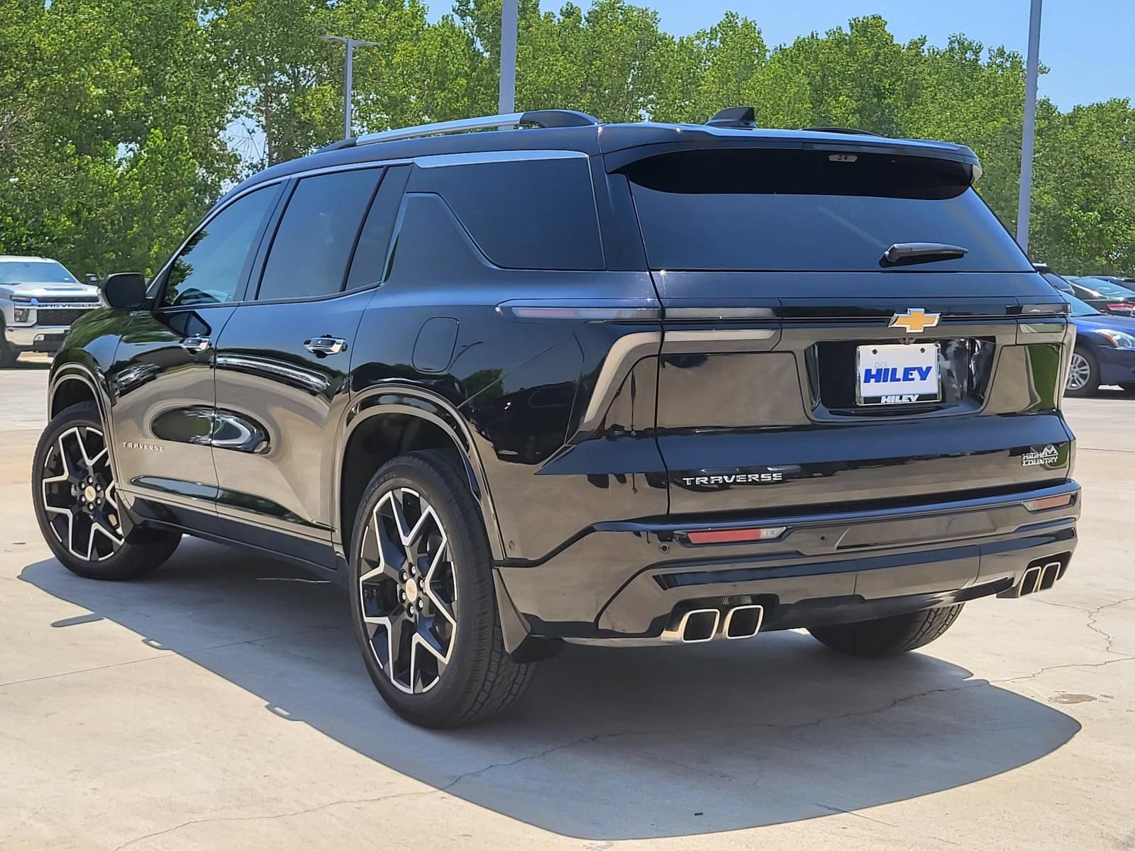 Used 2026 Chevrolet Traverse High Country FWD image 3