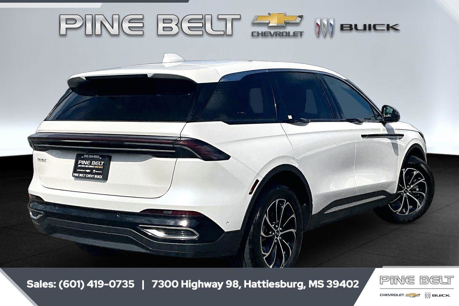 Used 2024 Lincoln Nautilus Premier AWD/4WD image 11