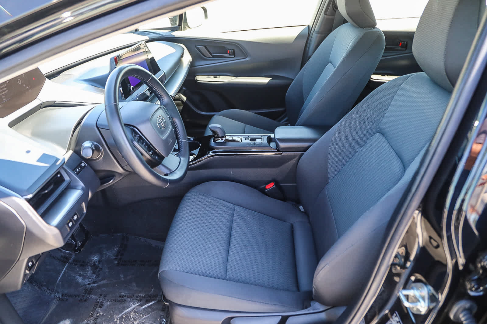 Used 2023 Toyota Prius LE FWD image 17