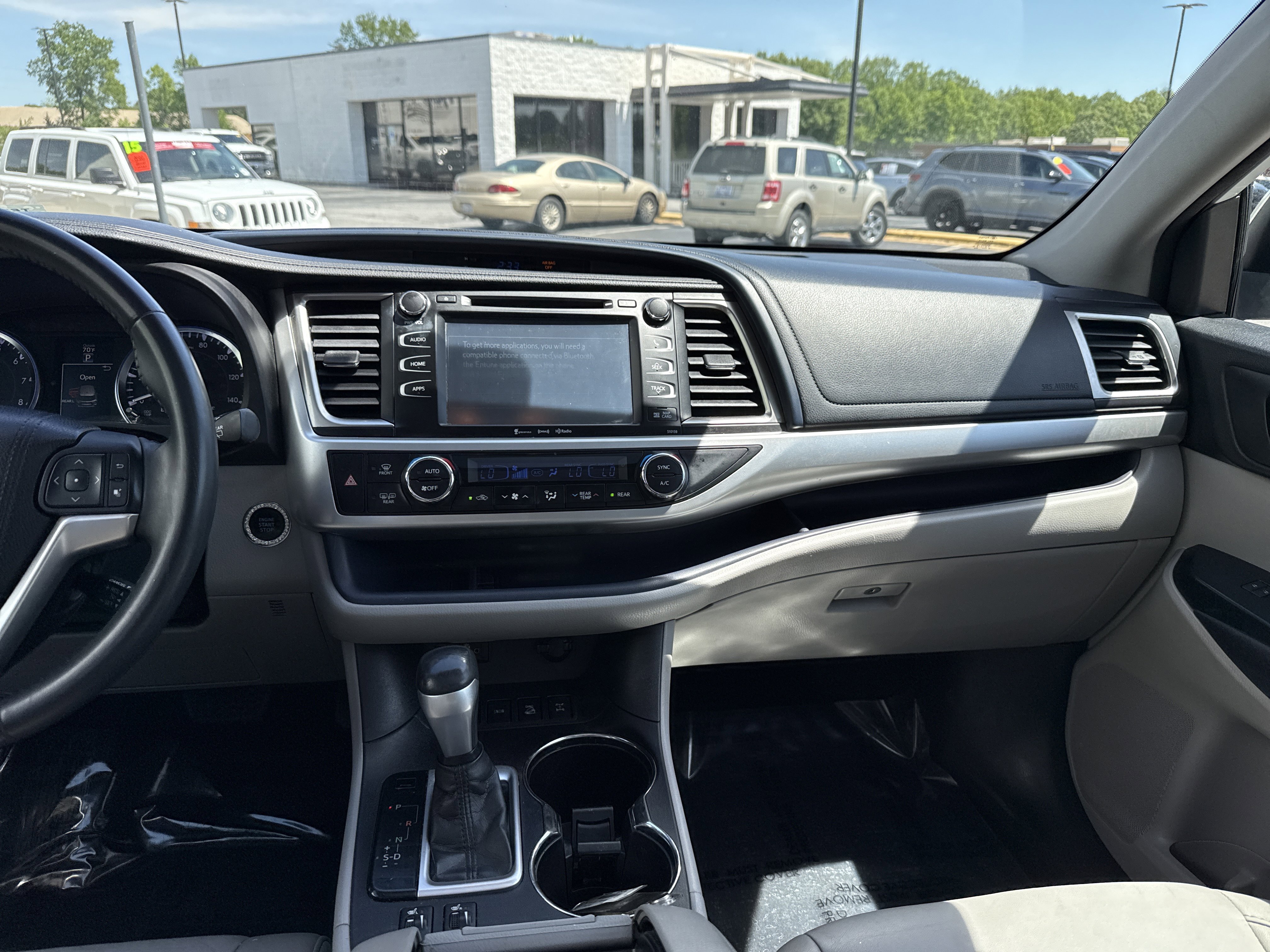 Used 2016 Toyota Highlander XLE AWD/4WD image 31