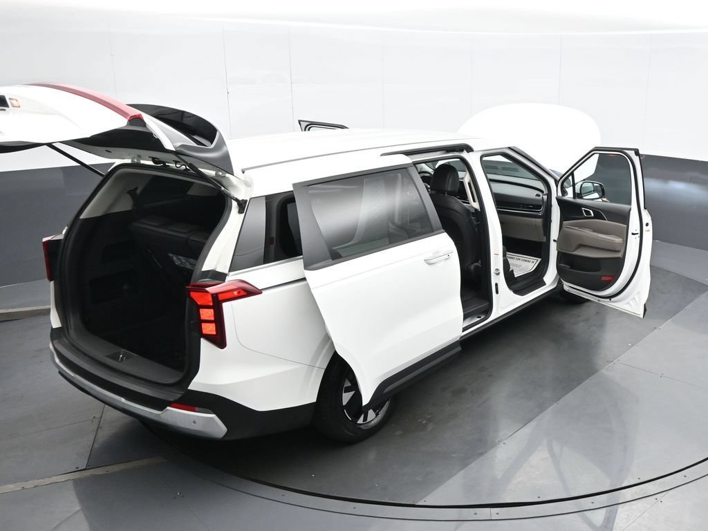 Used 2026 Kia Carnival LXS FWD image 41