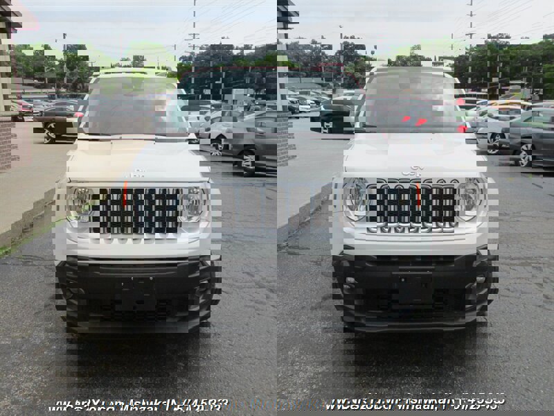 Used 2017 Jeep Renegade Limited image 2