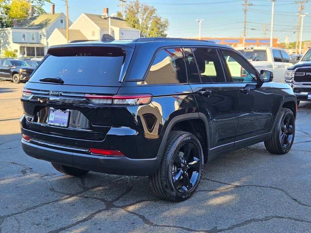 New 2025 Jeep Grand Cherokee Altitude image 5