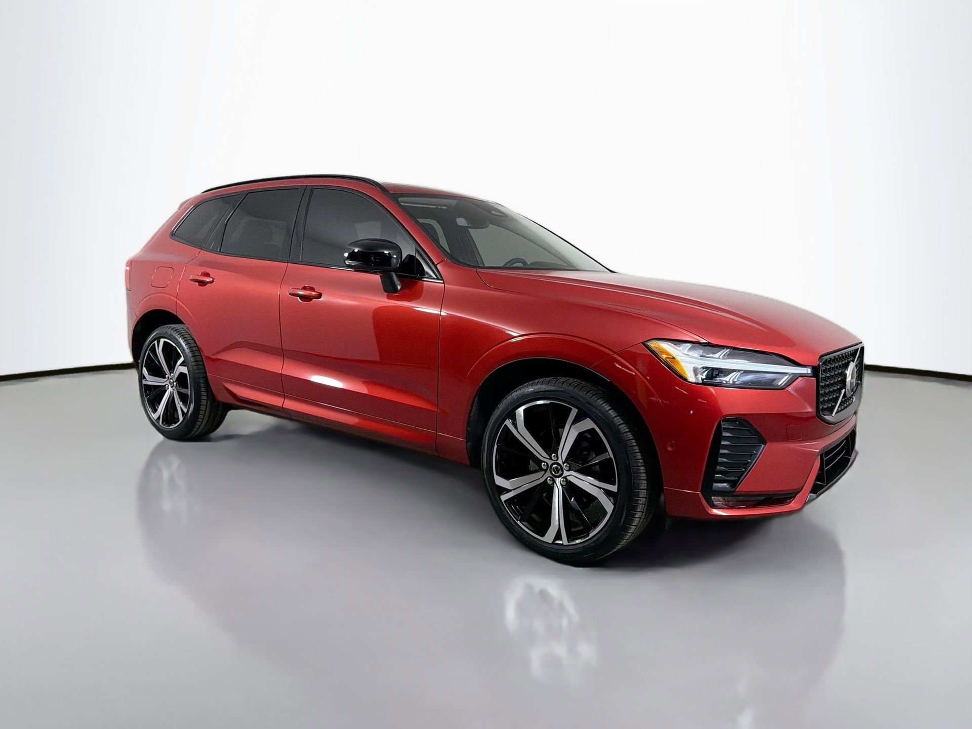 Certified 2023 Volvo XC60 B5 Ultimate image 3