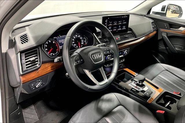 Used 2023 Audi Q5 2.0T Premium w/ Convenience Package AWD/4WD image 12