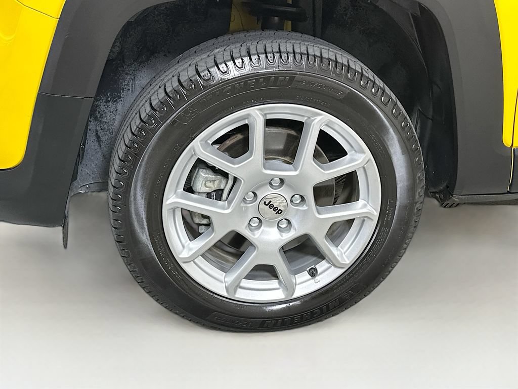 Used 2023 Jeep Renegade Latitude w/ Premium Group AWD/4WD image 24