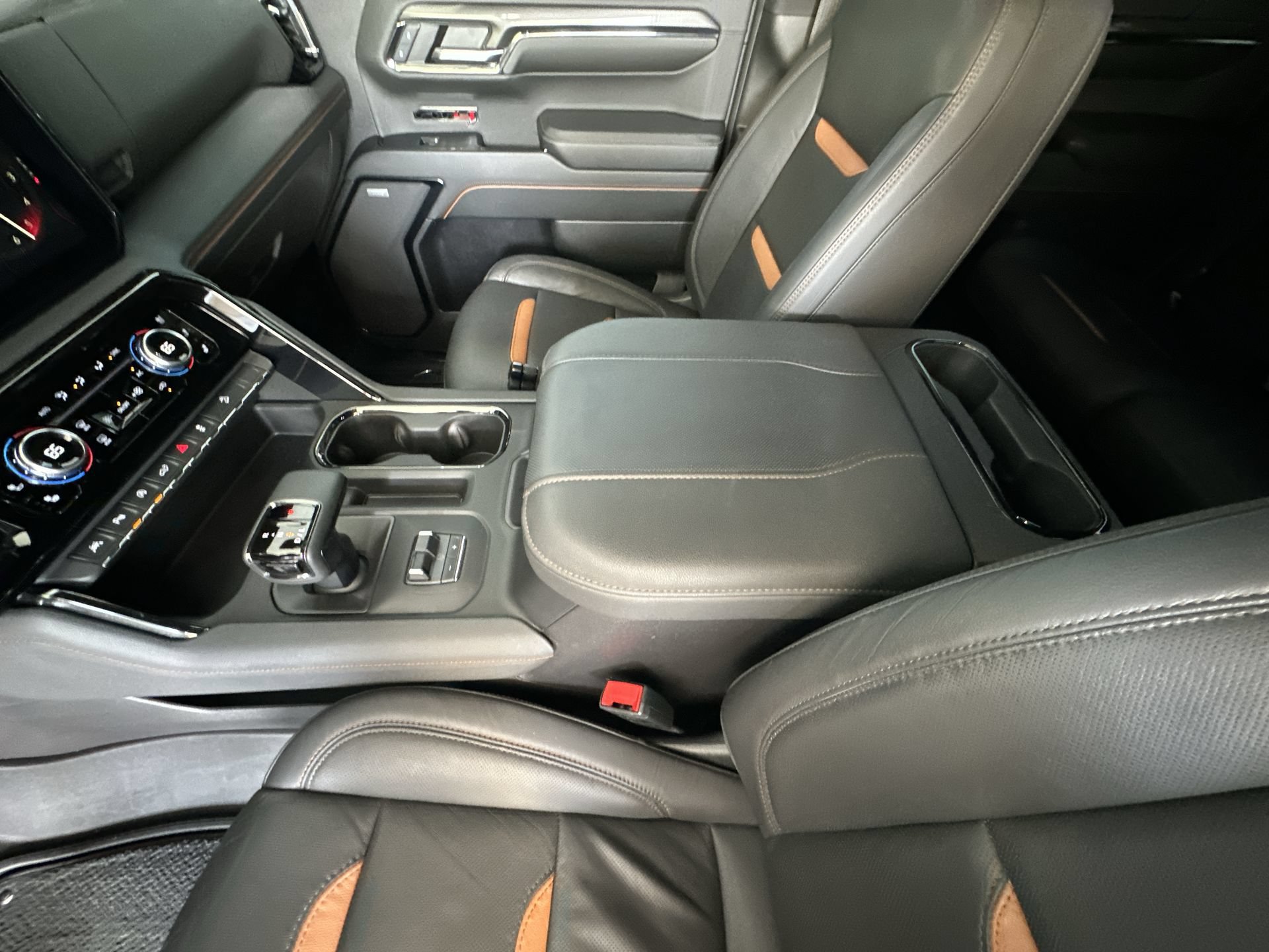 Used 2024 GMC Sierra 1500 AT4 w/ Technology Package AWD/4WD image 38