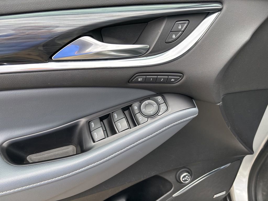 Used 2018 Buick Enclave Premium w/ LPO, Hit The Road Package AWD/4WD image 16