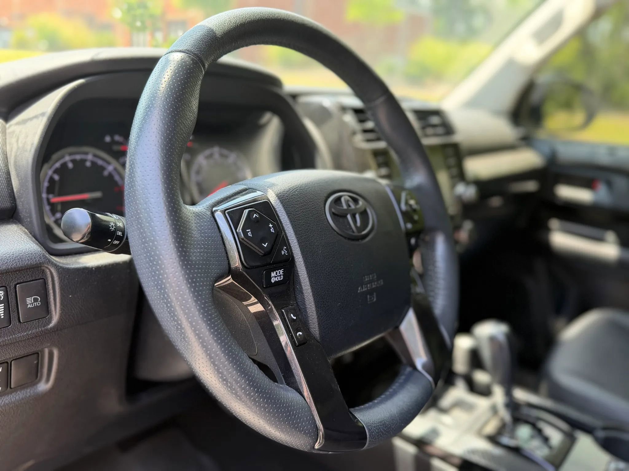Used 2021 Toyota 4Runner Venture w/ Moonroof Package AWD/4WD image 9