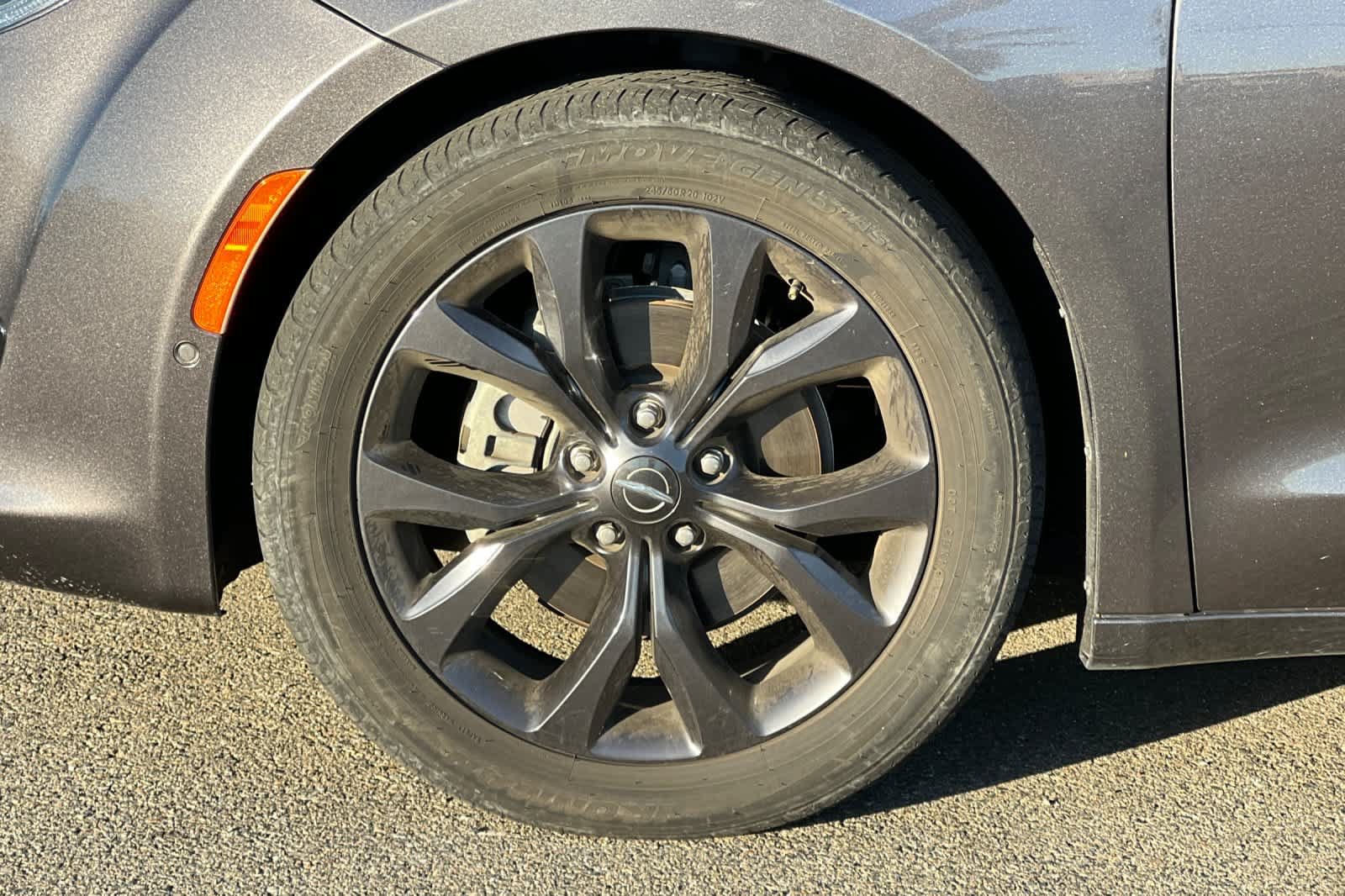 Used 2018 Chrysler Pacifica Limited w/ Advanced Safetytec Group FWD image 13