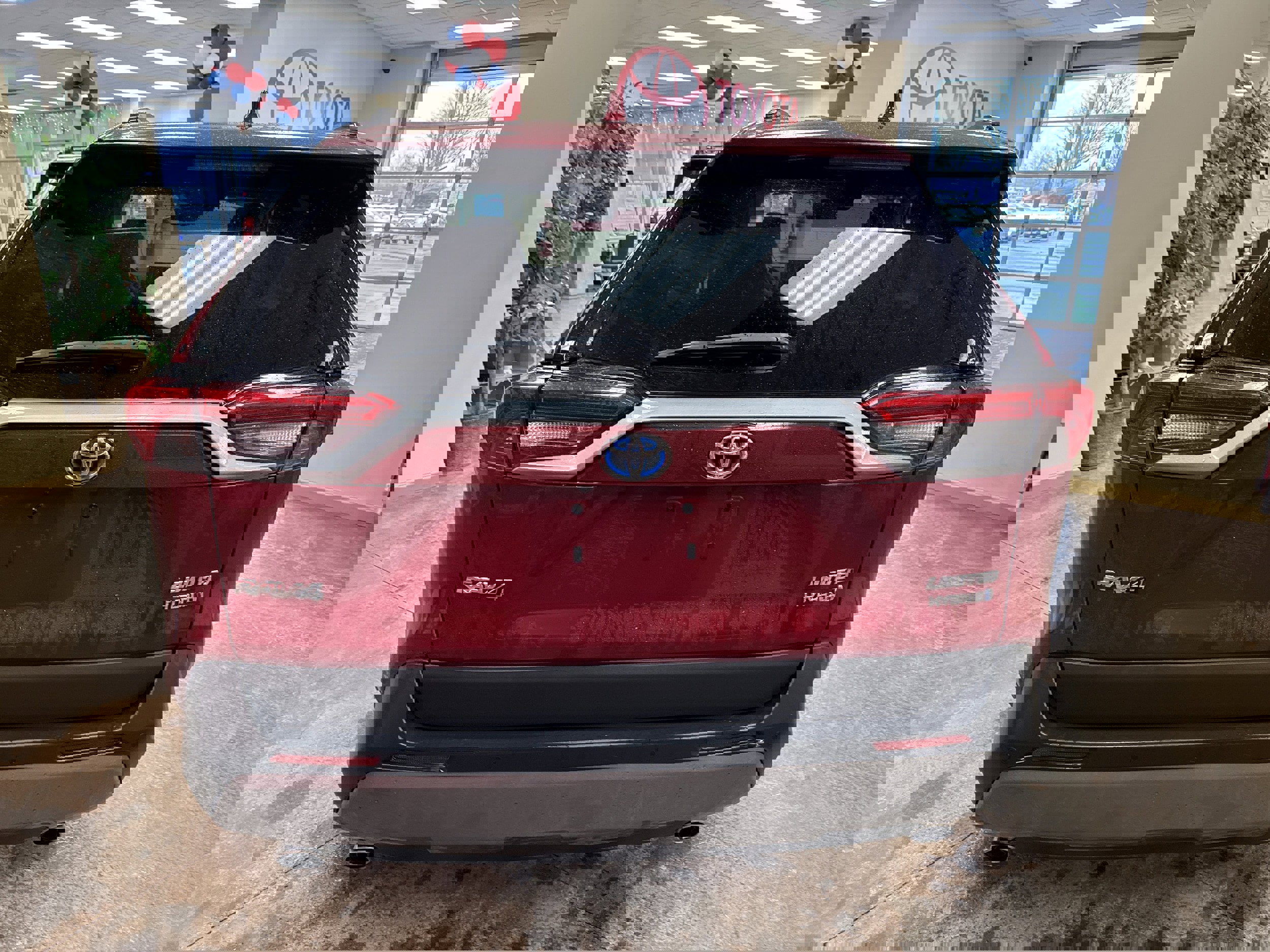 Used 2020 Toyota RAV4 Limited image 11