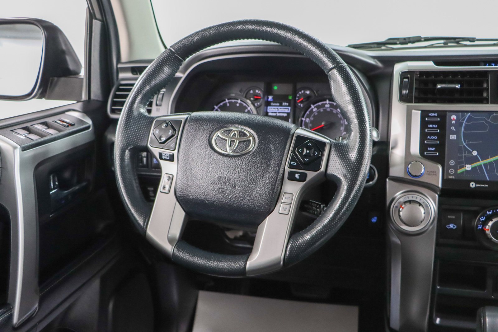 Used 2023 Toyota 4Runner SR5 Premium w/ Moonroof Package AWD/4WD image 13