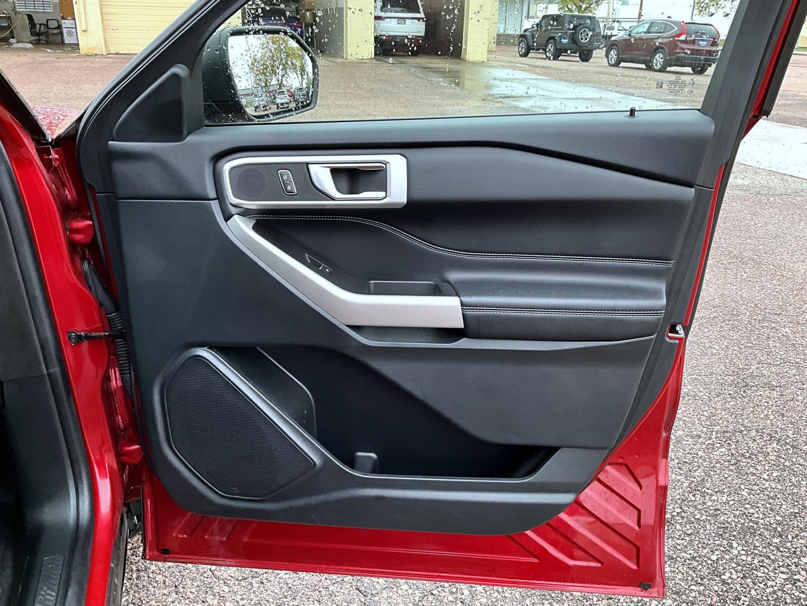 Used 2022 Ford Explorer XLT w/ Equipment Group 202A image 17