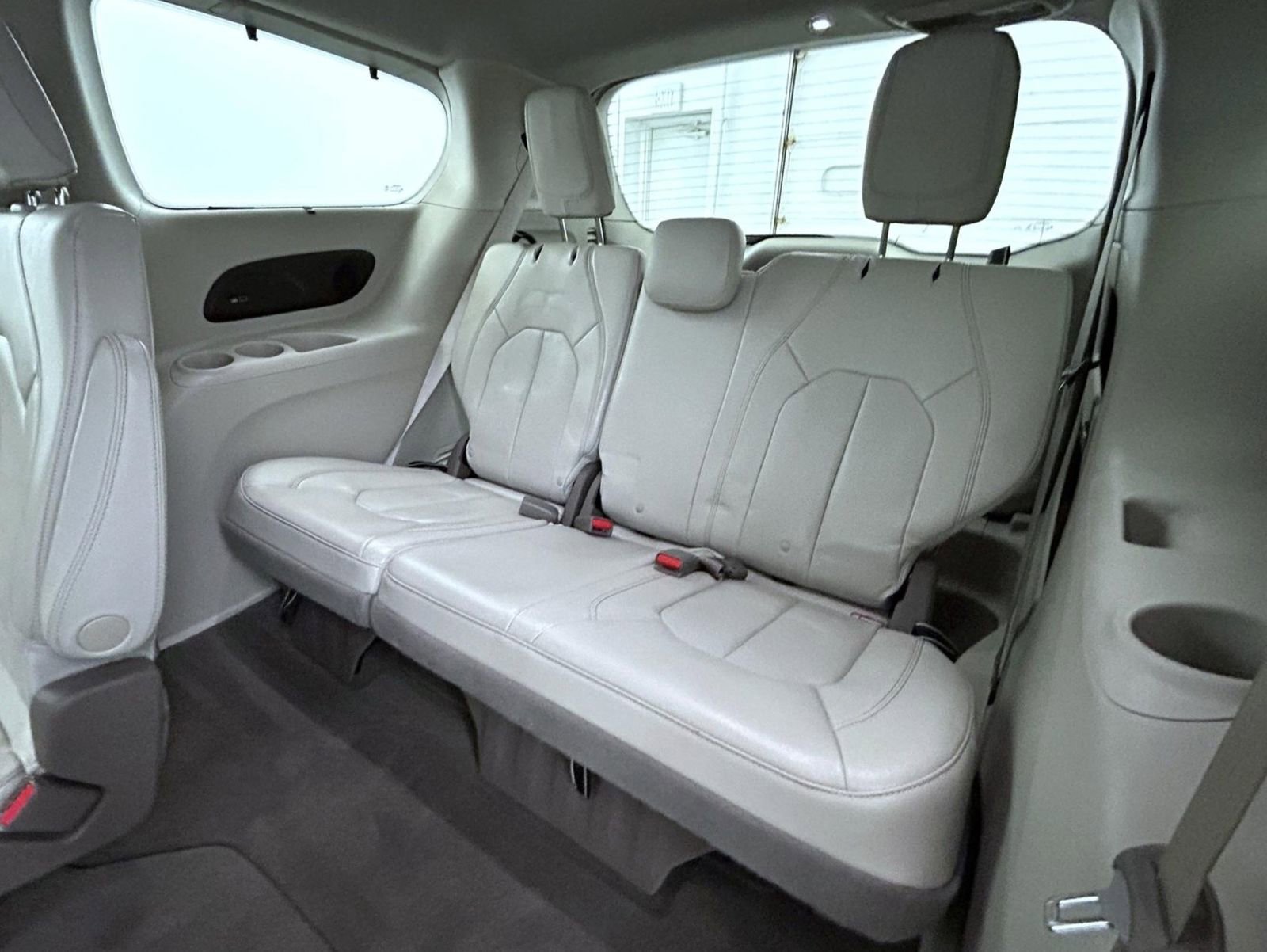 Used 2020 Chrysler Pacifica Touring-L Plus FWD image 19