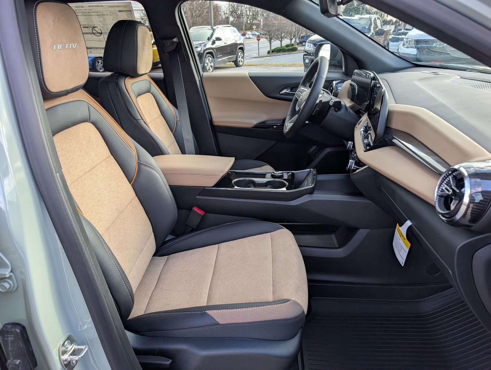 New 2026 Chevrolet Equinox ACTIV w/ Safety and Technology Package image 8