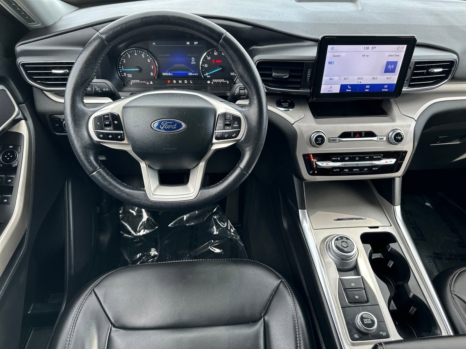 Used 2023 Ford Explorer XLT w/ Equipment Group 202A image 26