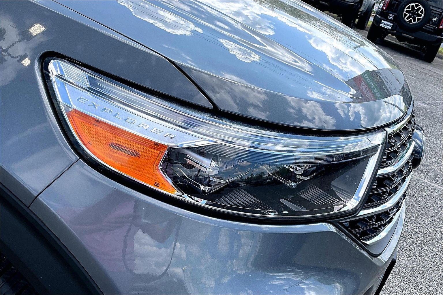 Used 2021 Ford Explorer XLT AWD/4WD image 30