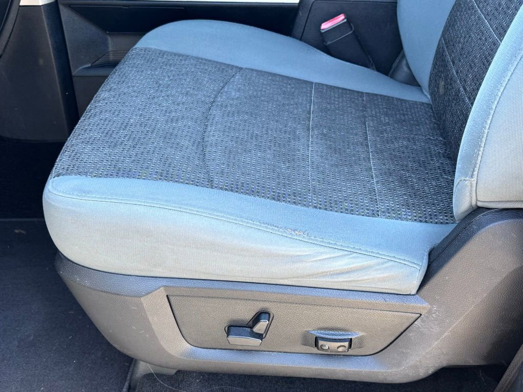 Used 2016 RAM 1500 Big Horn RWD image 23