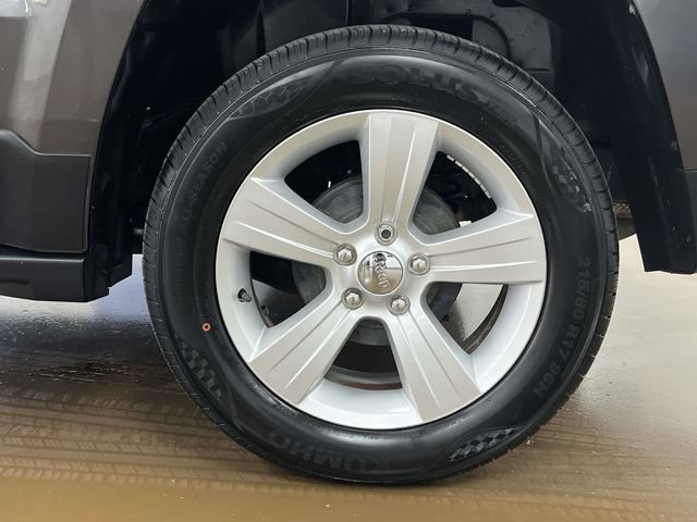 Used 2016 Jeep Patriot Latitude FWD image 13