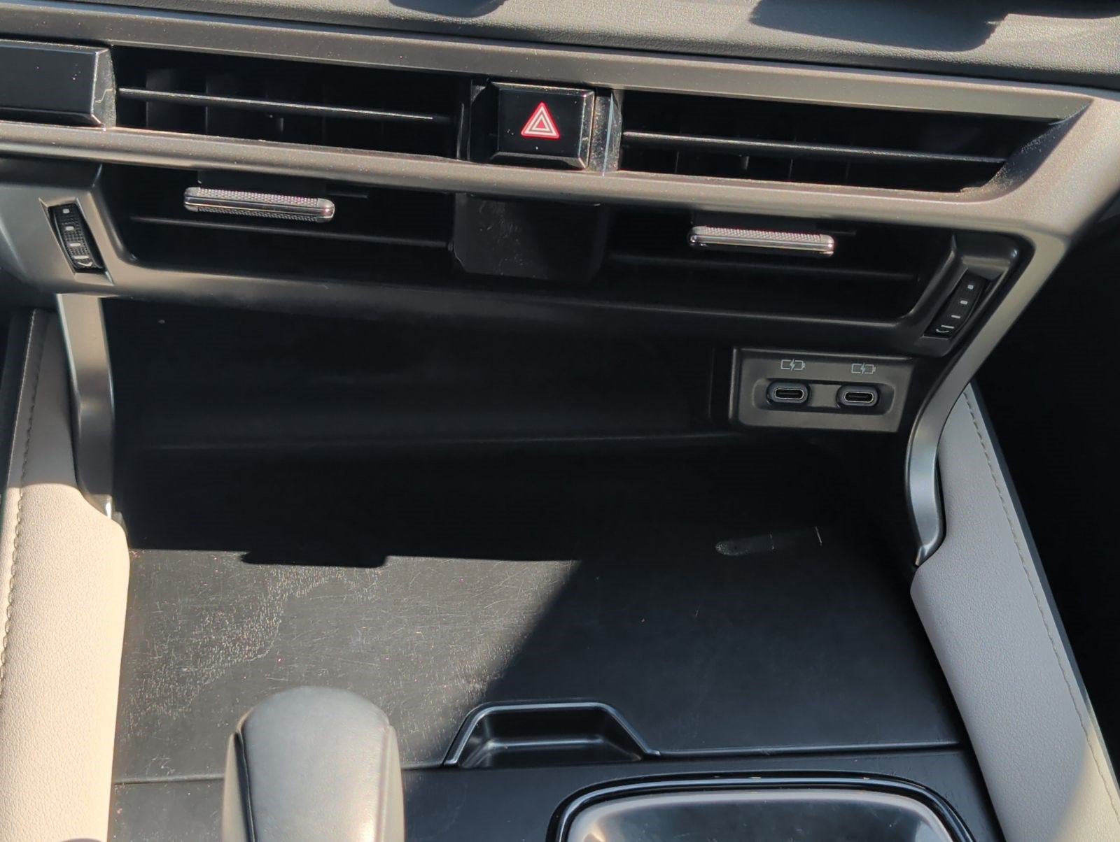 Used 2024 Lexus RX 350h w/ Accessory Package (Z1) AWD/4WD image 20