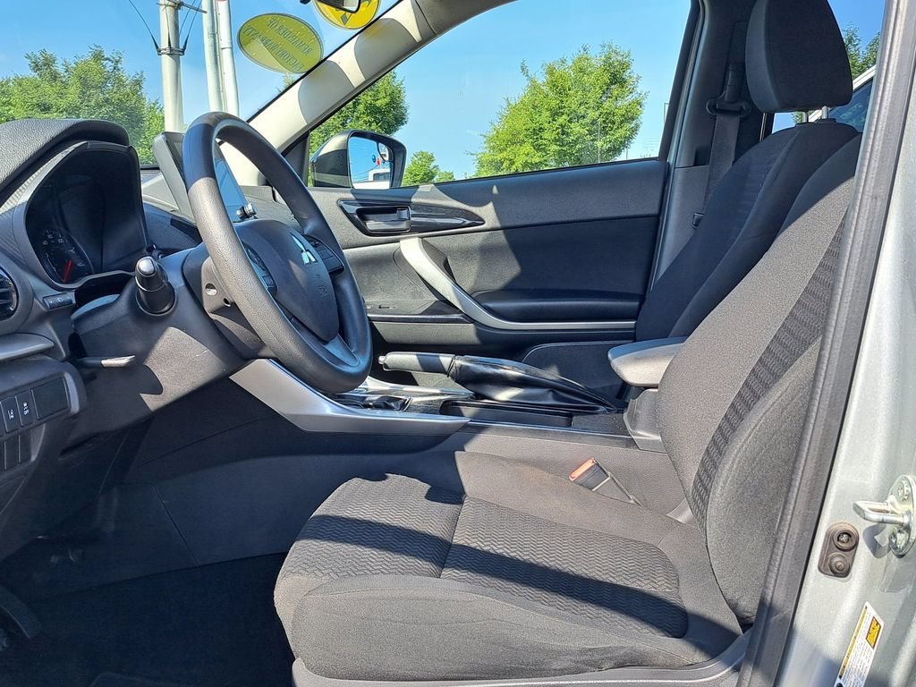 Used 2024 Mitsubishi Eclipse Cross LE AWD/4WD image 14