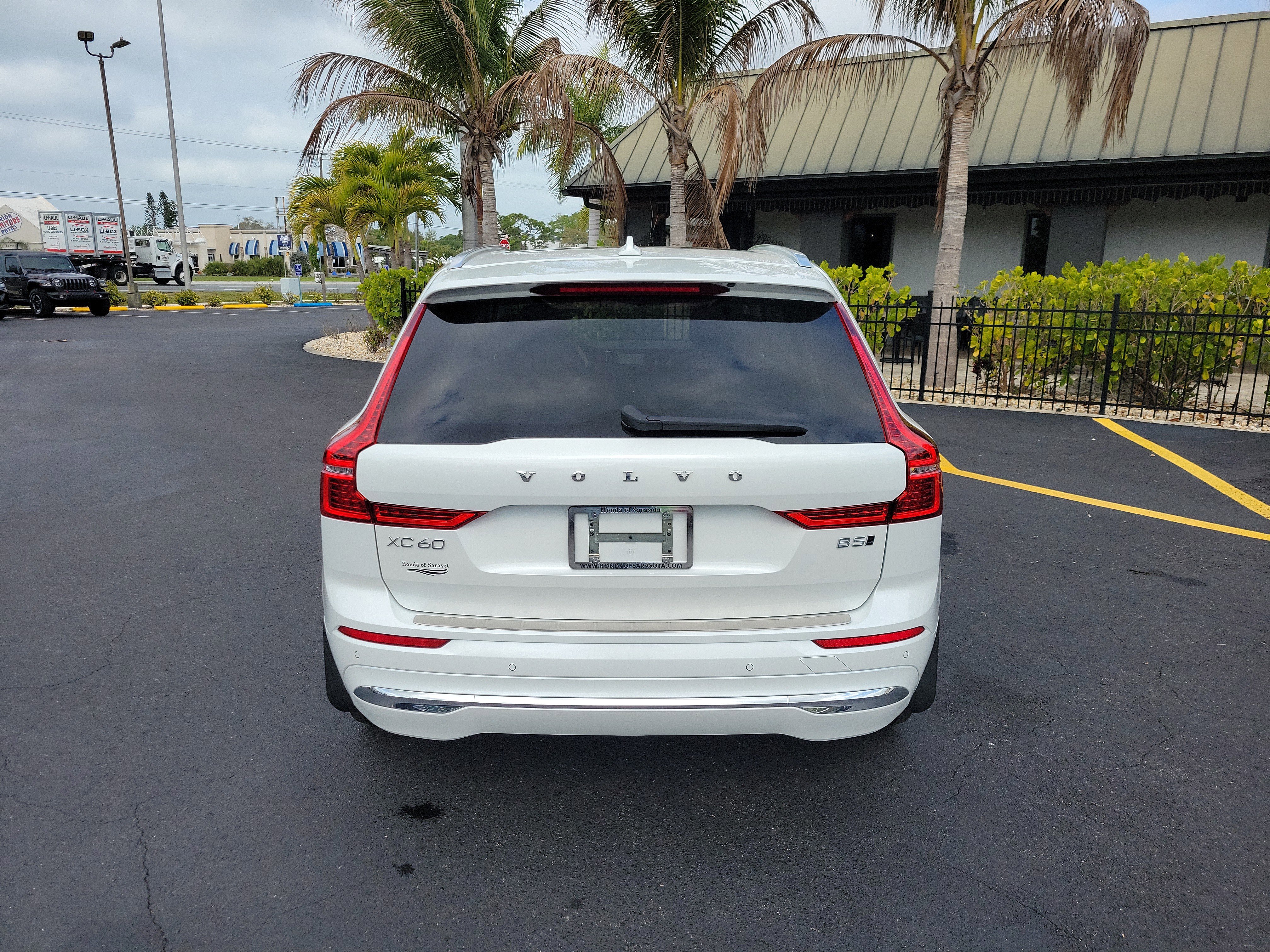 Used 2023 Volvo XC60 B5 Plus w/ Climate Package image 7