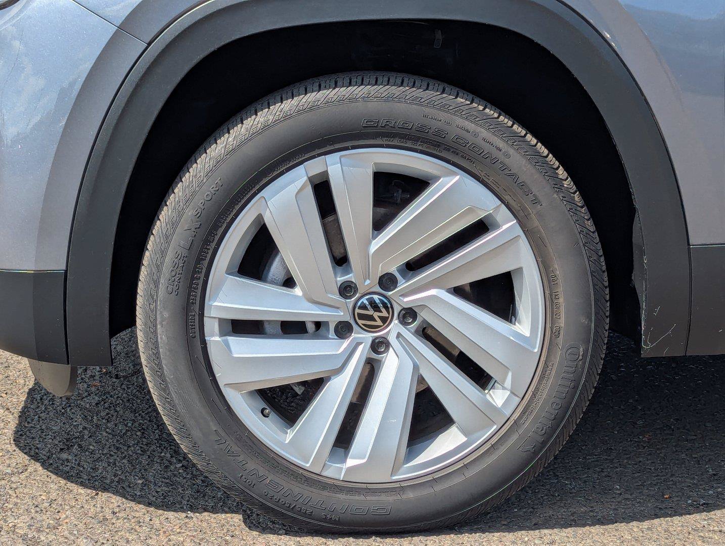 Used 2020 Volkswagen Atlas Cross Sport SE AWD/4WD image 36