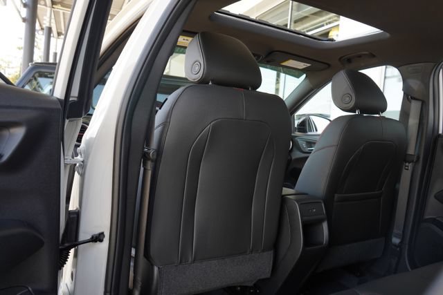 Used 2026 Chevrolet Trax RS w/ Sunroof Package FWD image 30