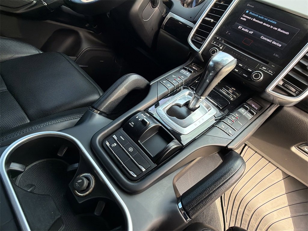 Used 2017 Porsche Cayenne Platinum Edition w/ Premium Package (PJV) image 9